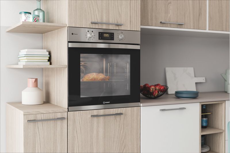 Indesit Piekarnik Do zabudowy IFWS 3841 JH IX Elektryczny A+ Lifestyle perspective