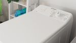 Indesit Pralka Wolnostojące BTW L50300 PL/N Biel Ładowana od góry D Lifestyle perspective