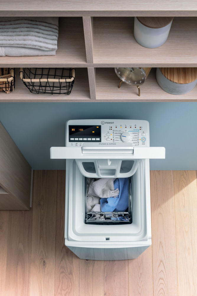 Indesit Pralka Wolnostojące BTW B7220P EU/N Biel Ładowana od góry E Lifestyle detail