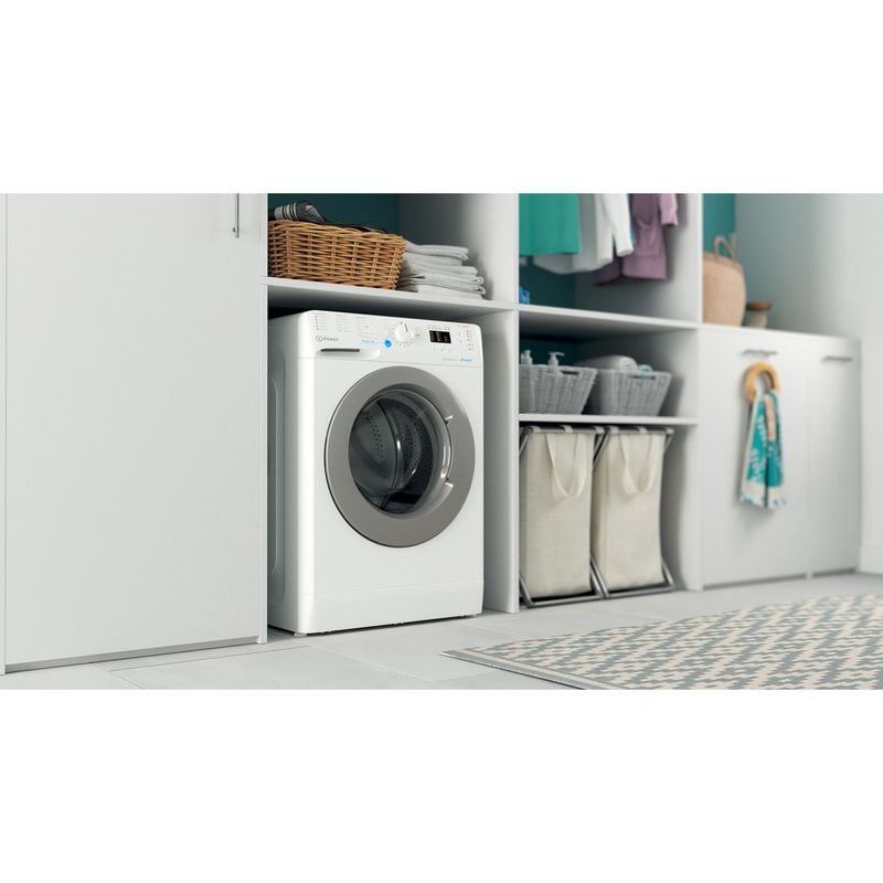 Indesit-Pralka-Wolnostojące-BWA-81284X-WS-PL-N-Biel-Ładowany-od-frontu-C-Lifestyle-perspective