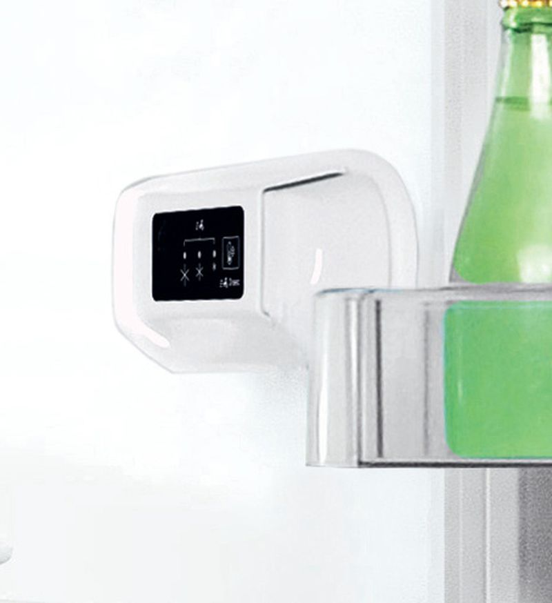 Indesit Lodówka z zamrażarką Wolnostojące LI8 S1E W Biały Dwudrzwiow(y)a Lifestyle control panel