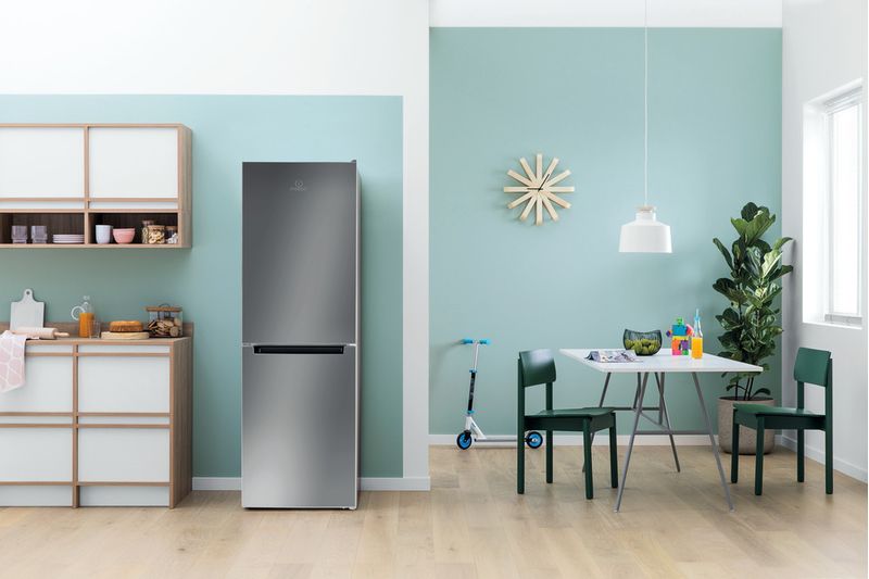 Indesit Lodówka z zamrażarką Wolnostojące LI7 SN2E X Inox Dwudrzwiow(y)a Lifestyle frontal