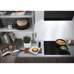 Indesit-Płyta-grzewcza-VID-641-B-C-Czarny-Induction-vitroceramic-Lifestyle-perspective