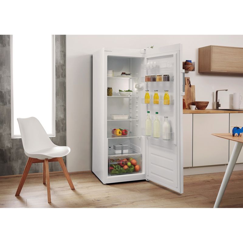 Indesit-Lodowka-Wolnostojące-SI6-1-W-Biały-Lifestyle_Perspective_Open