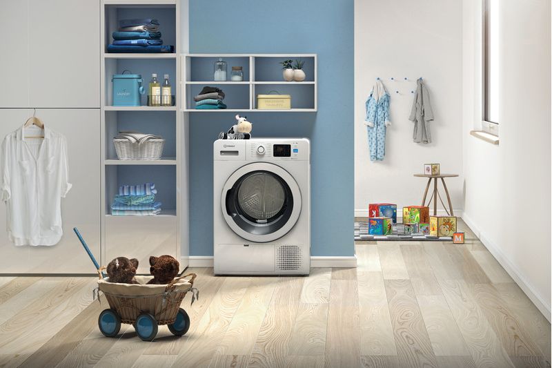 Indesit Suszarka YT M11 82K RX EU Biel Lifestyle frontal