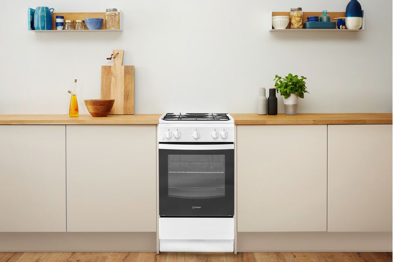 Indesit-Kuchenka-IS5G0KMW-E-Biel-Gazowy-Lifestyle-frontal