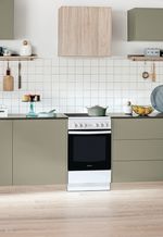 Indesit Kuchenka IS5V8GMW/E Biel Elektryczne Lifestyle perspective