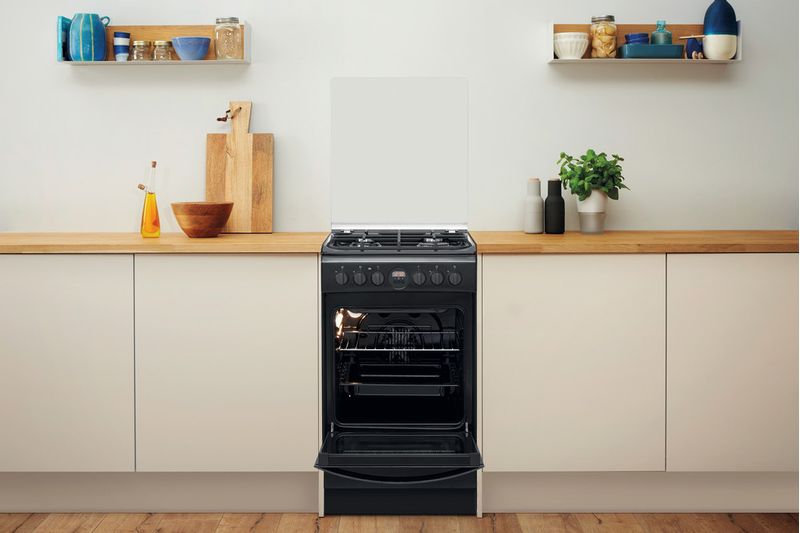 Indesit Kuchenka IS5G8CHB/PO Czarny Gazowy Lifestyle frontal open
