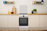 Indesit Kuchenka IS5G8CHW/E Biel Gazowy Lifestyle frontal