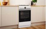 Indesit Kuchenka IS5G8CHW/E Biel Gazowy Lifestyle perspective