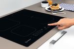 Indesit Płyta grzewcza IB 65B60 NE Czarny Induction vitroceramic Lifestyle people