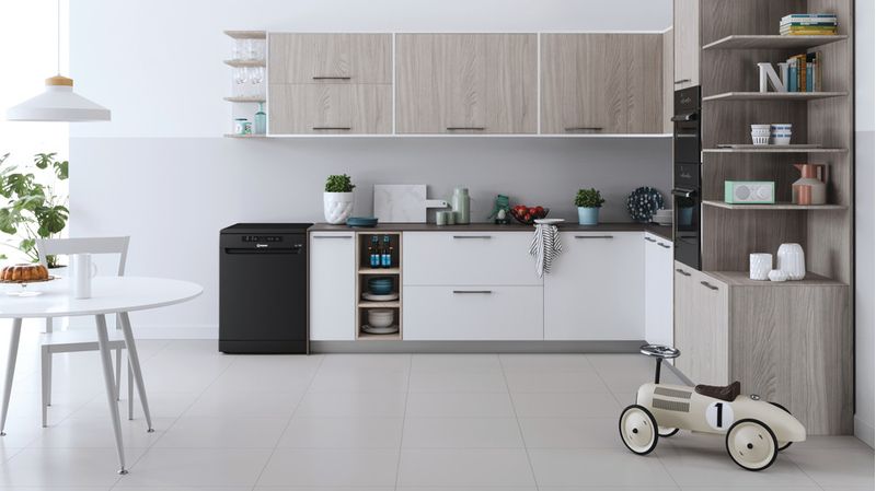 Indesit Zmywarka Wolnostojące DFC 2C24 B Wolnostojące E Lifestyle frontal