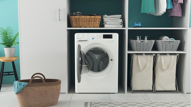 Indesit Pralkosuszarka Wolnostojące BDE 961483X WS EU N Biel Ładowany od frontu Lifestyle frontal open