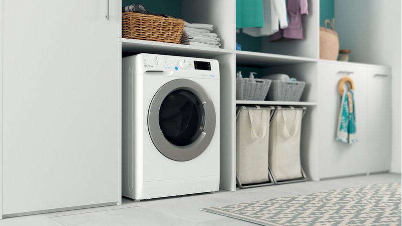 Indesit Pralkosuszarka Wolnostojące BDE 861483X WS EU N Biel Ładowany od frontu Lifestyle perspective