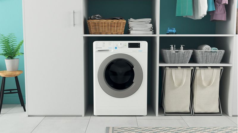 Indesit Pralkosuszarka Wolnostojące BDE 861483X WS EU N Biel Ładowany od frontu Lifestyle frontal