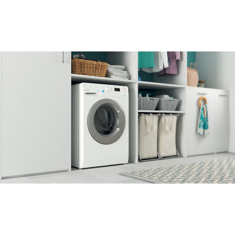 Indesit-Pralka-Wolnostojące-BWSA-61251-WS-PL-N-Biel-Ładowany-od-frontu-F-Lifestyle-perspective