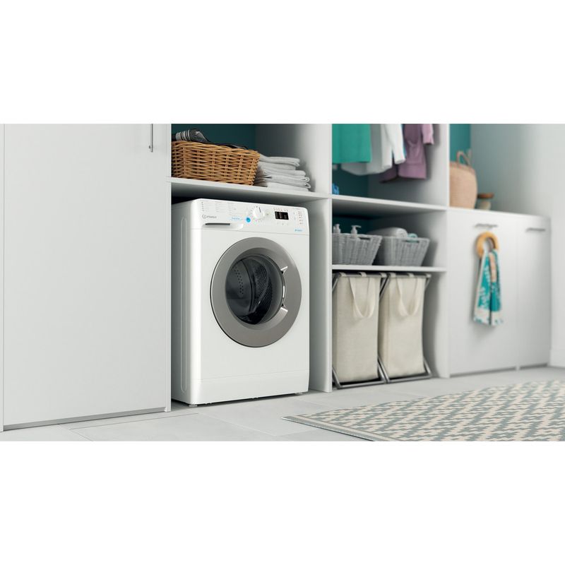 Indesit-Pralka-Wolnostojące-BWA-71252-WS-PL-N-Biel-Ładowany-od-frontu-E-Lifestyle-perspective