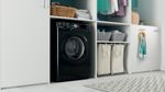 Indesit Pralka Wolnostojące BWE 71452X K PL N Czarny Ładowany od frontu E Lifestyle perspective
