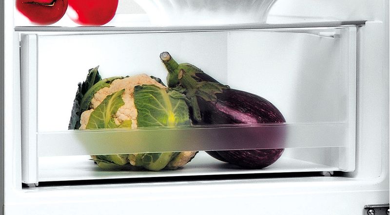 Indesit-Lodowka-z-zamrażarką-Wolnostojące-LI8-S2E-S-Srebrny-Dwudrzwiow-y-a-Drawer