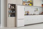 Indesit-Lodowka-z-zamrażarką-Wolnostojące-LI6-S2E-W-Biały-Dwudrzwiow-y-a-Lifestyle-perspective