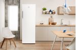 Indesit-Lodowka-Wolnostojące-SI6-1-W-Biały-Lifestyle-frontal