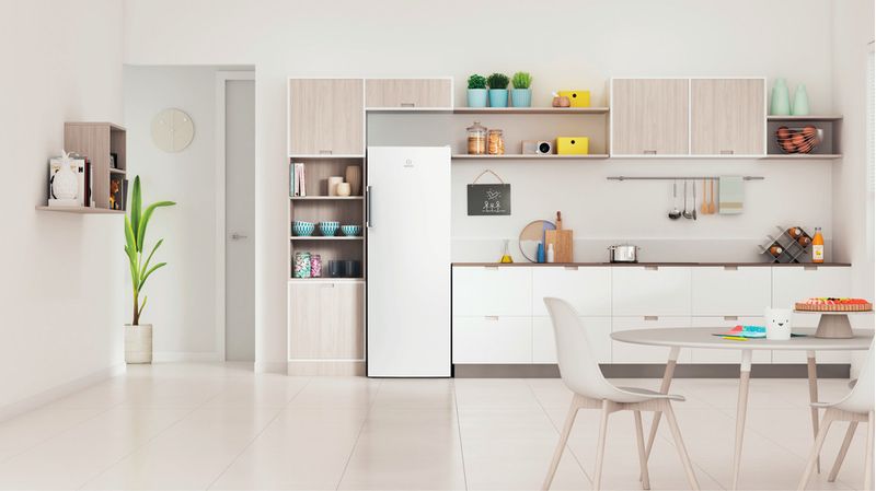 Indesit-Lodowka-Wolnostojące-SI6-2-W-Biały-Lifestyle-frontal
