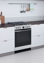 Indesit-Kuchenka-IS67G8CHX-E-1-Inox-Gazowy-Lifestyle-perspective