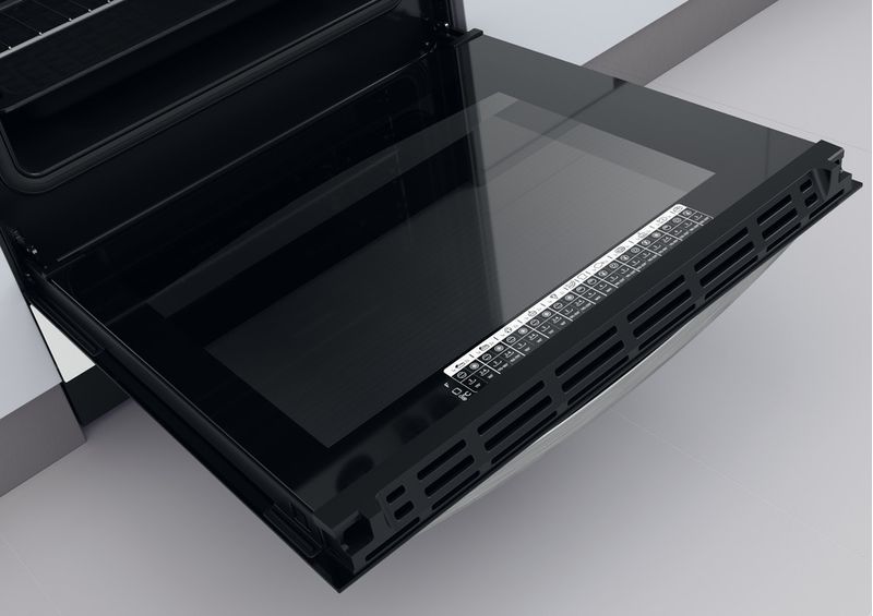 Indesit-Kuchenka-IS67G8CHX-E-1-Inox-Gazowy-Lifestyle-detail