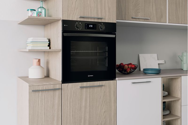 Indesit-Piekarnik-Do-zabudowy-IO-258HS-B-Elektryczny-A--Lifestyle-perspective