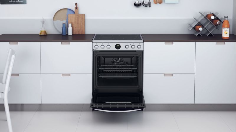 Indesit-Kuchenka-IS67V8CHX-E-Inox-Elektryczny-Lifestyle-frontal-open
